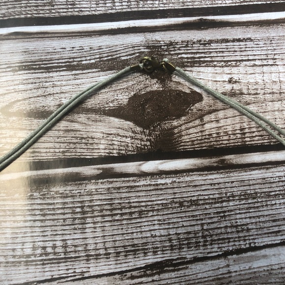 Center rings and color tassels detailed necklace - Picture 5 of 6